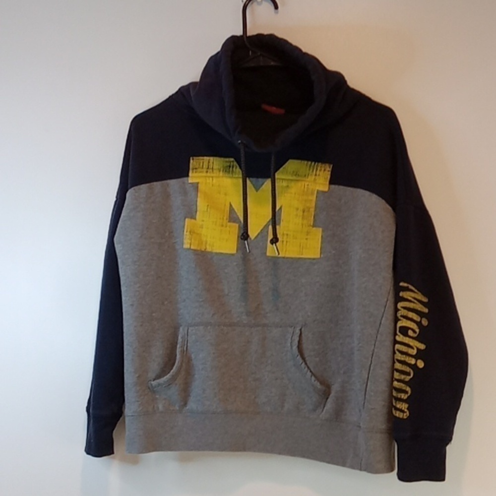 Colosseum Michigan Wolverines Funnel Neck Sweatshirt Men's Sz Med NICE! - Picture 16 of 16